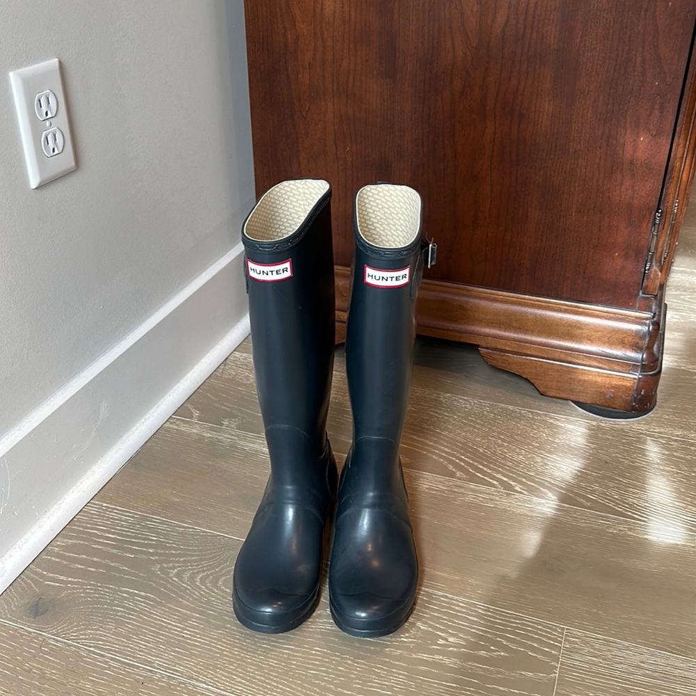 Hunter Tall Rain Boots in Navy